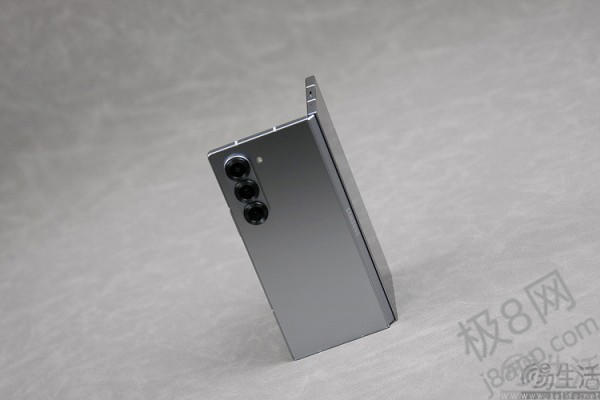 三星Galaxy Z Fold6 SE发布时间曝光，或仅有4.9mm