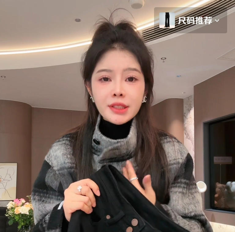 三只羊“卷土重来”！旗下主播纷纷开播，小杨哥自己不露面是要转幕后了？
