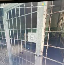潜行者2杜加记者储藏点铁门开启方法全解析
