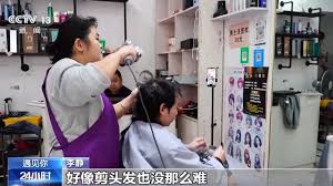 震惊！怀化这家靓点理发店为何突然爆火？原因竟然是……